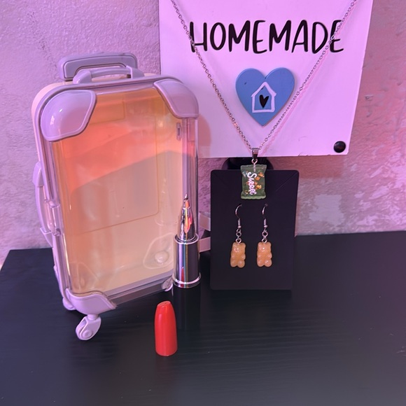 Keychain/Accessory Gift Set - Picture 6 of 6